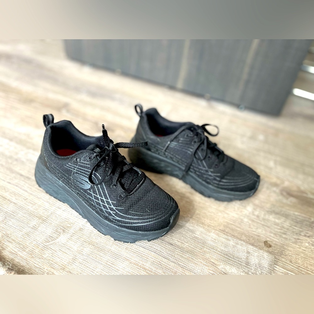 Black Sketchers Sneakers with memory foam